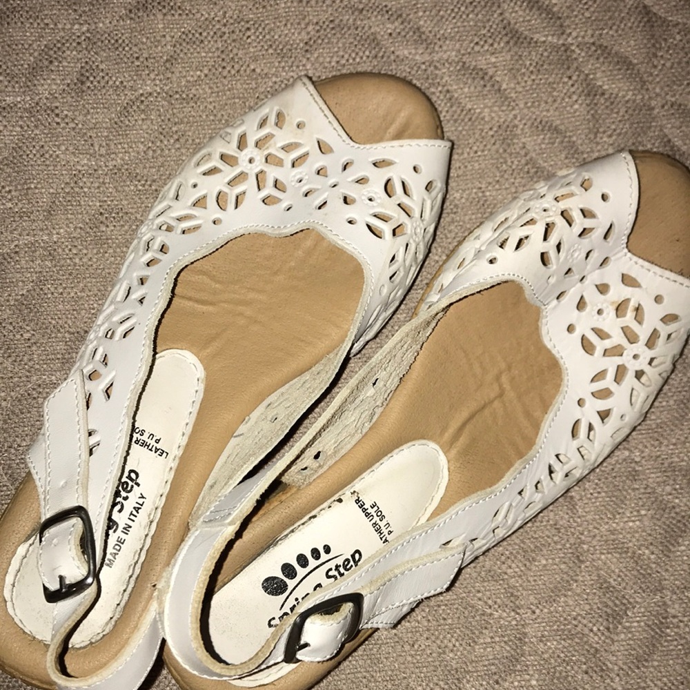 White Wedges